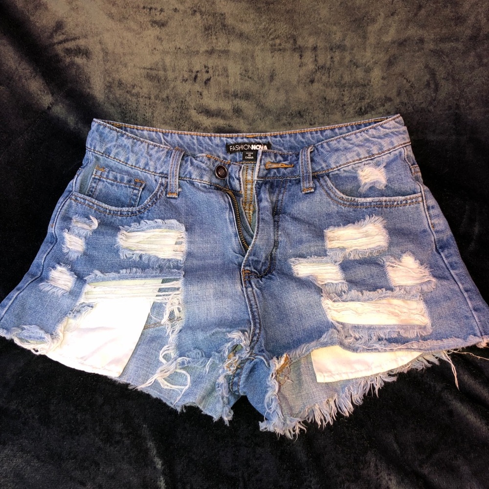 3️⃣FOR2️⃣5️⃣💲‼️Ripped Jean shorts